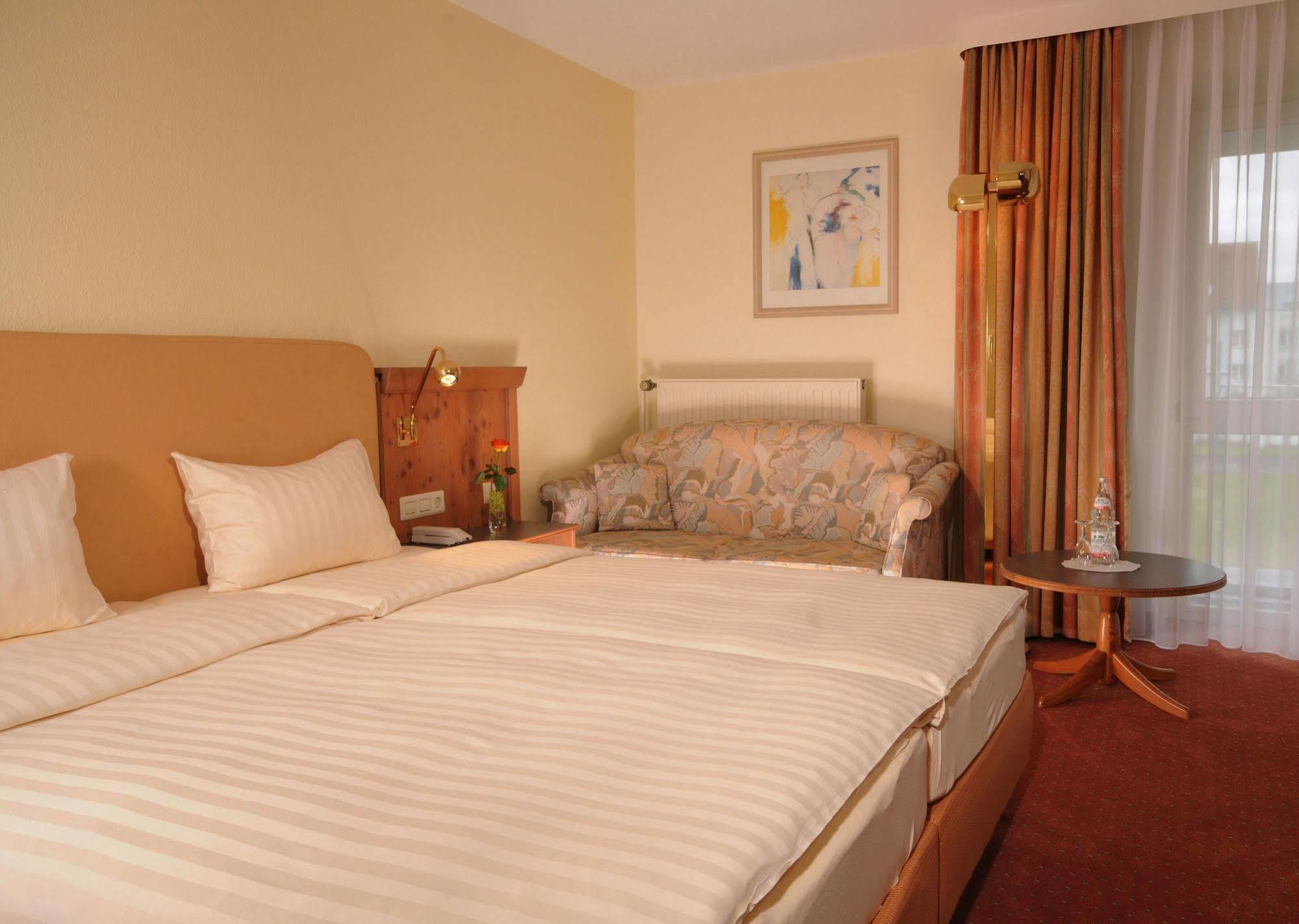 Отель Parkhotel Вайнгартен