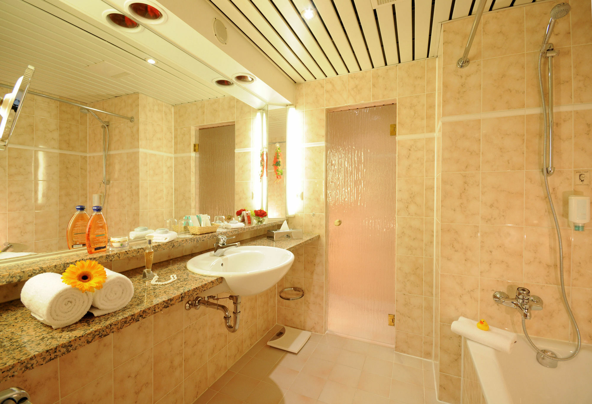 Отель Parkhotel